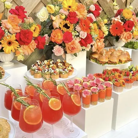18 Person Bachelorette Pool Parties *